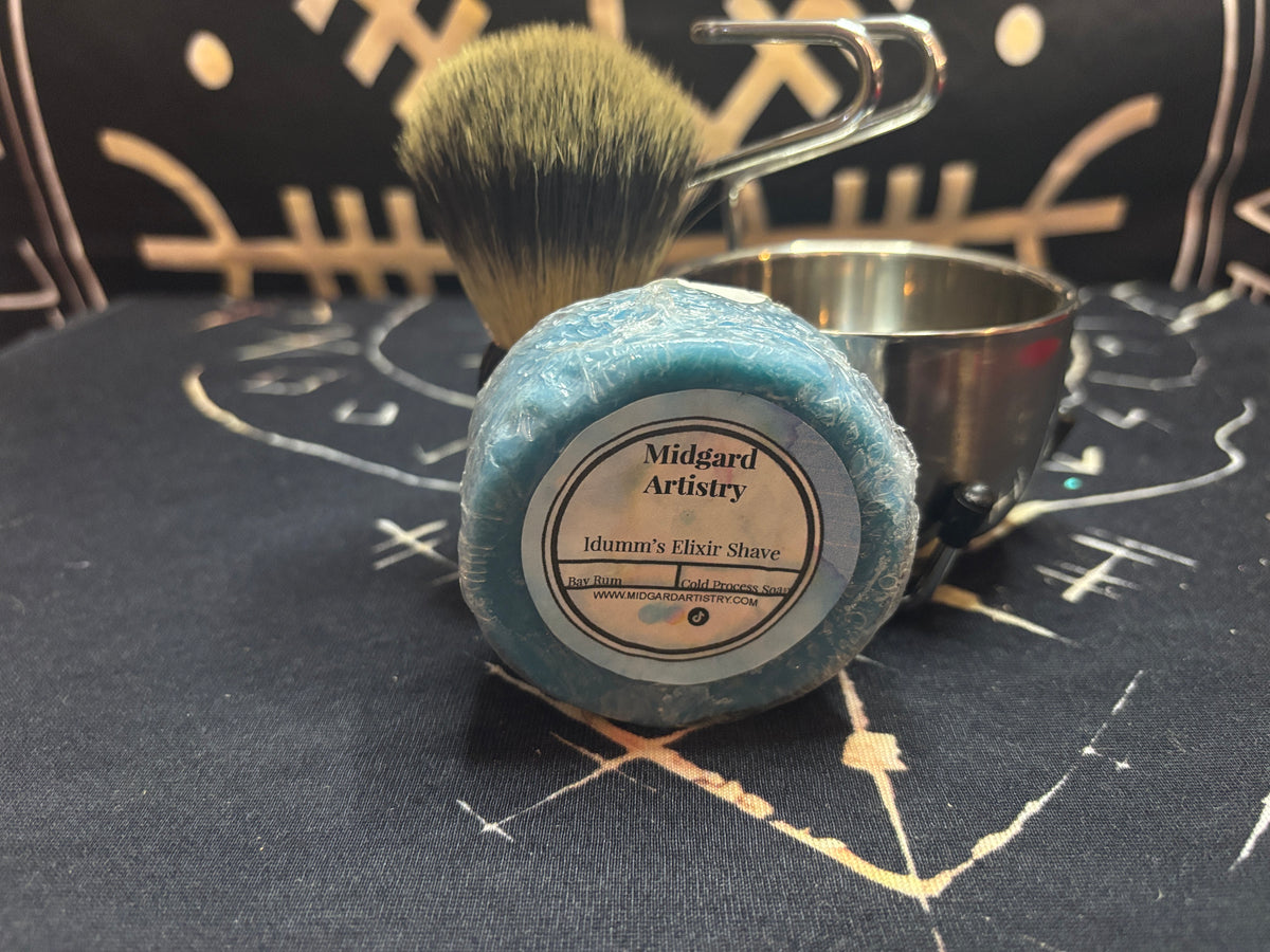 Iðunn's Elixir bay rum shave soap by Midgard Artistry