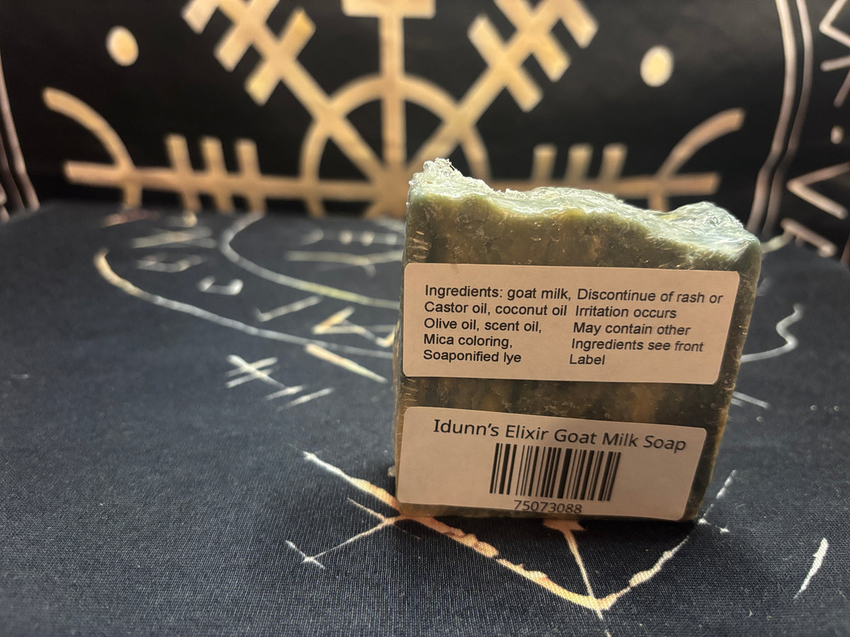 Iðunn's Elixir bay rum goat milk soap by Midgard Artistry, photo 2