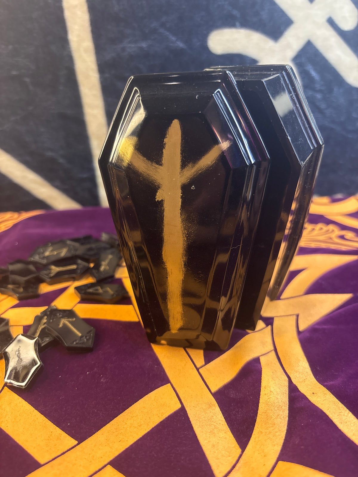Black Tongue Elder Futhark rune set by Midgard Artistry, photo 2