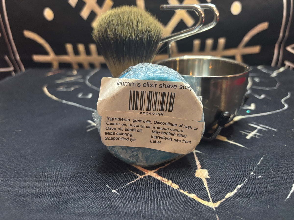 Iðunn's Elixir bay rum shave soap by Midgard Artistry, photo 2